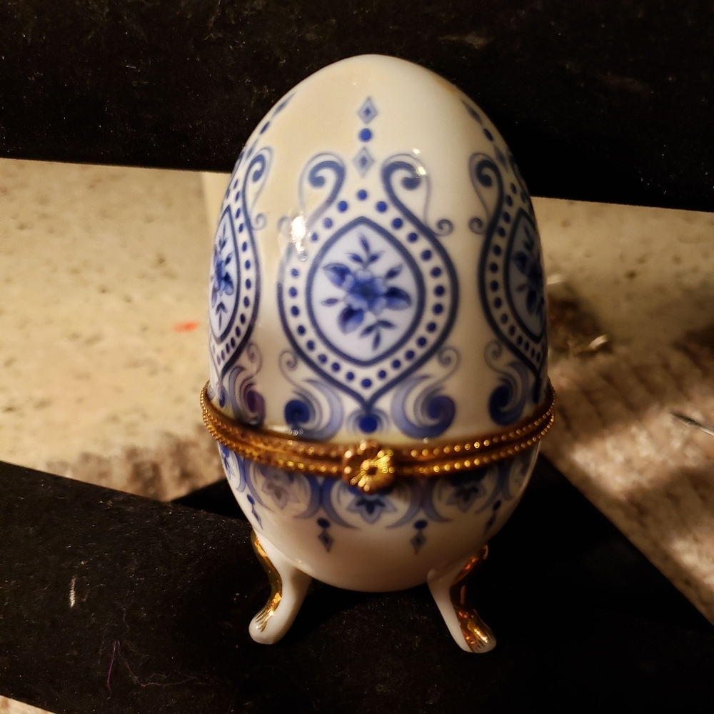 Chinese porclin egg